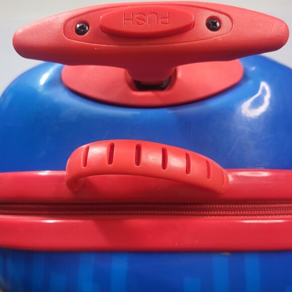 Marvel Avengers Hardside Rolling Luggage for Kids - Picture 7 of 10